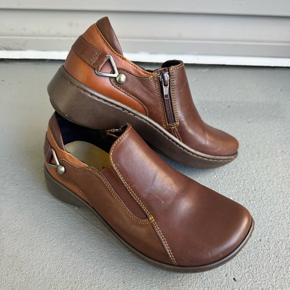 Naot Nautilus Womens Shoes Sz 36/5 Side Zip Gored Slip On Leather Bootie